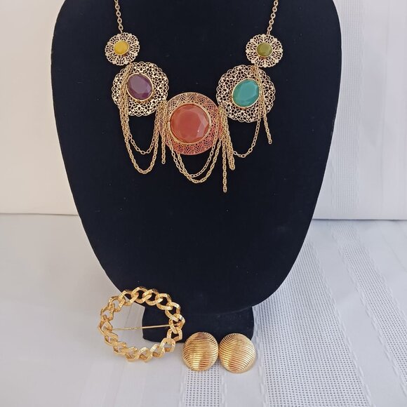 Gold Tone Necklace, Brooch and Earrings Set - Picture 1 of 10